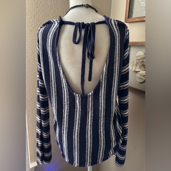 Express Love Wins Low Back Sweater Bell Sleeve Blue/White Size Small Soft Light - Picture 3 of 4
